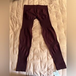 Thrivin plum Leggings